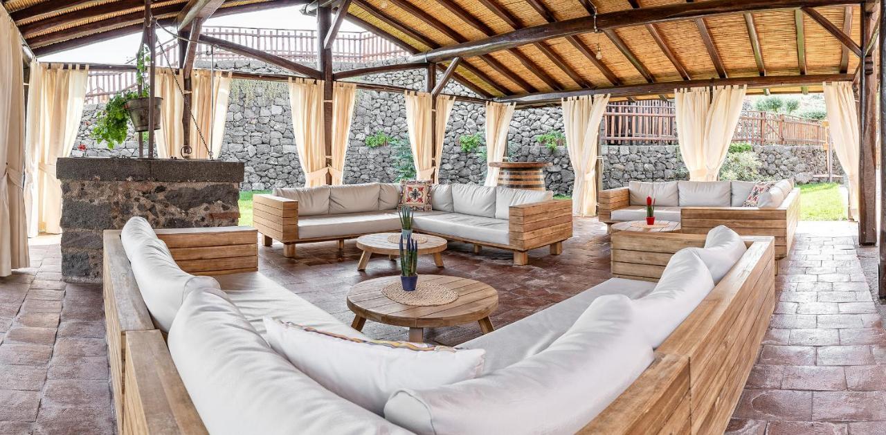 Etna Quota Mille Boutique Hotel, Typical Sicilian Food & Wine รานดัซโซ ภายนอก รูปภาพ