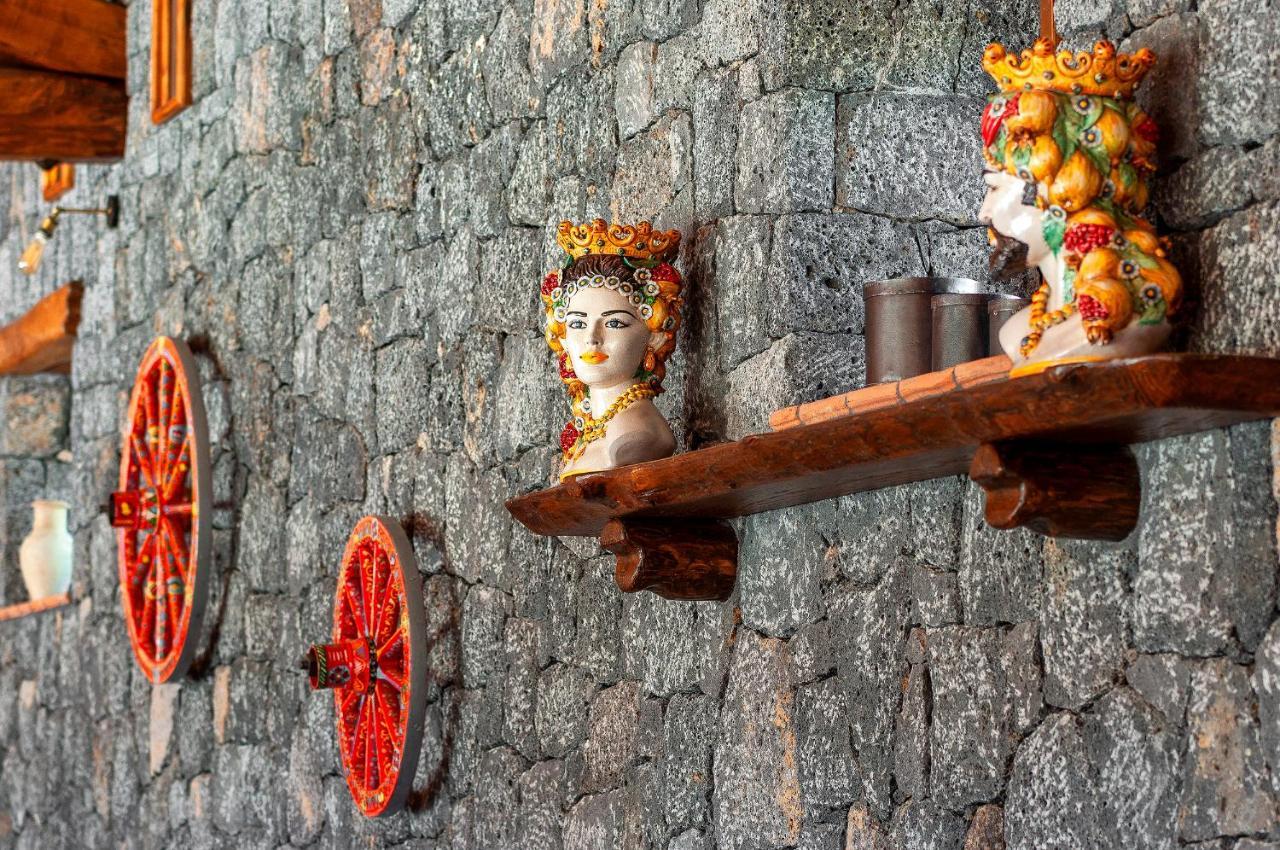 Etna Quota Mille Boutique Hotel, Typical Sicilian Food & Wine รานดัซโซ ภายนอก รูปภาพ