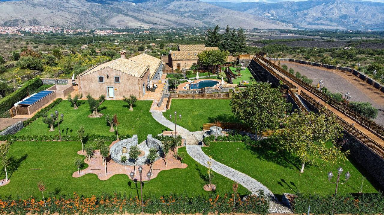 Etna Quota Mille Boutique Hotel, Typical Sicilian Food & Wine รานดัซโซ ภายนอก รูปภาพ