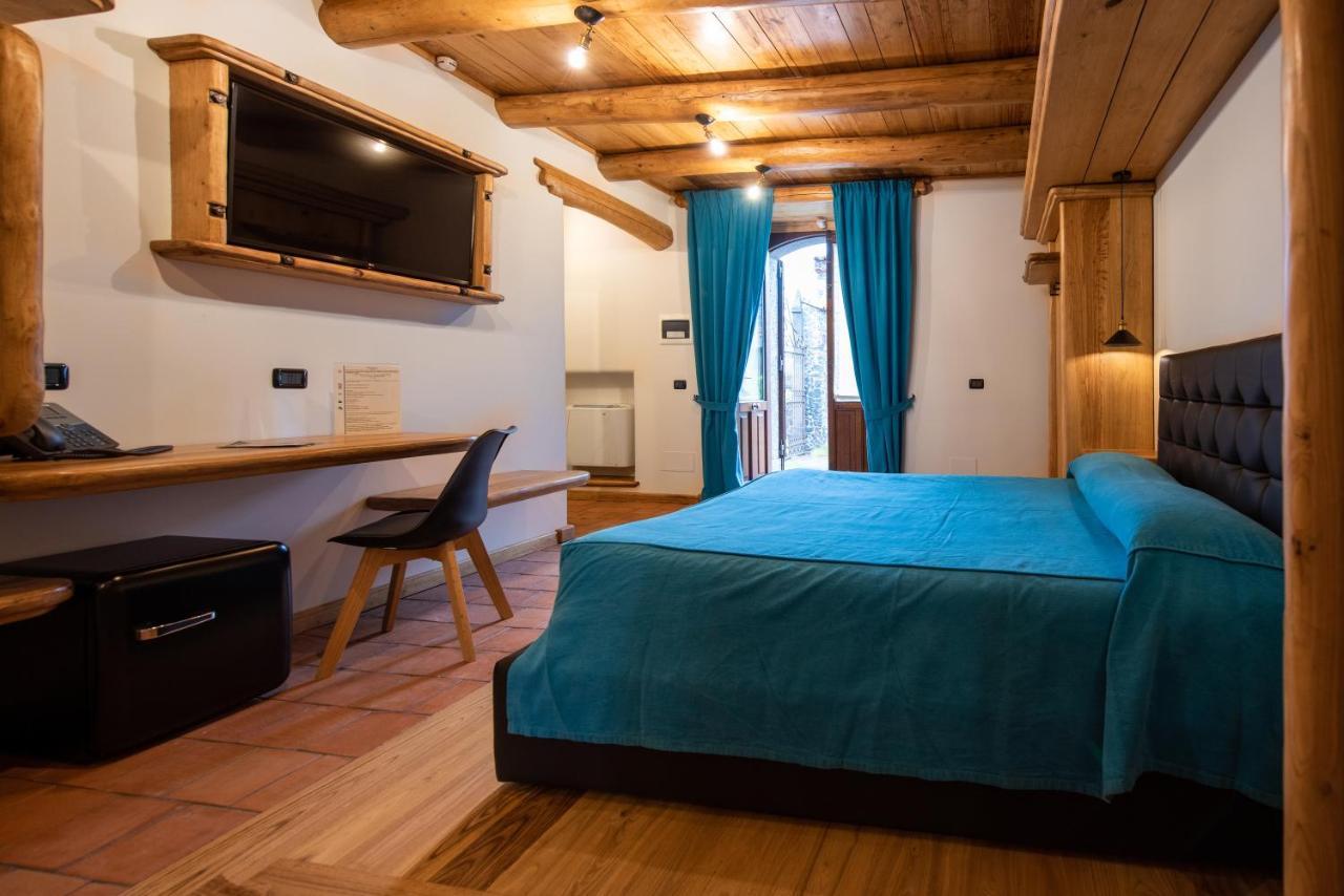 Etna Quota Mille Boutique Hotel, Typical Sicilian Food & Wine รานดัซโซ ภายนอก รูปภาพ