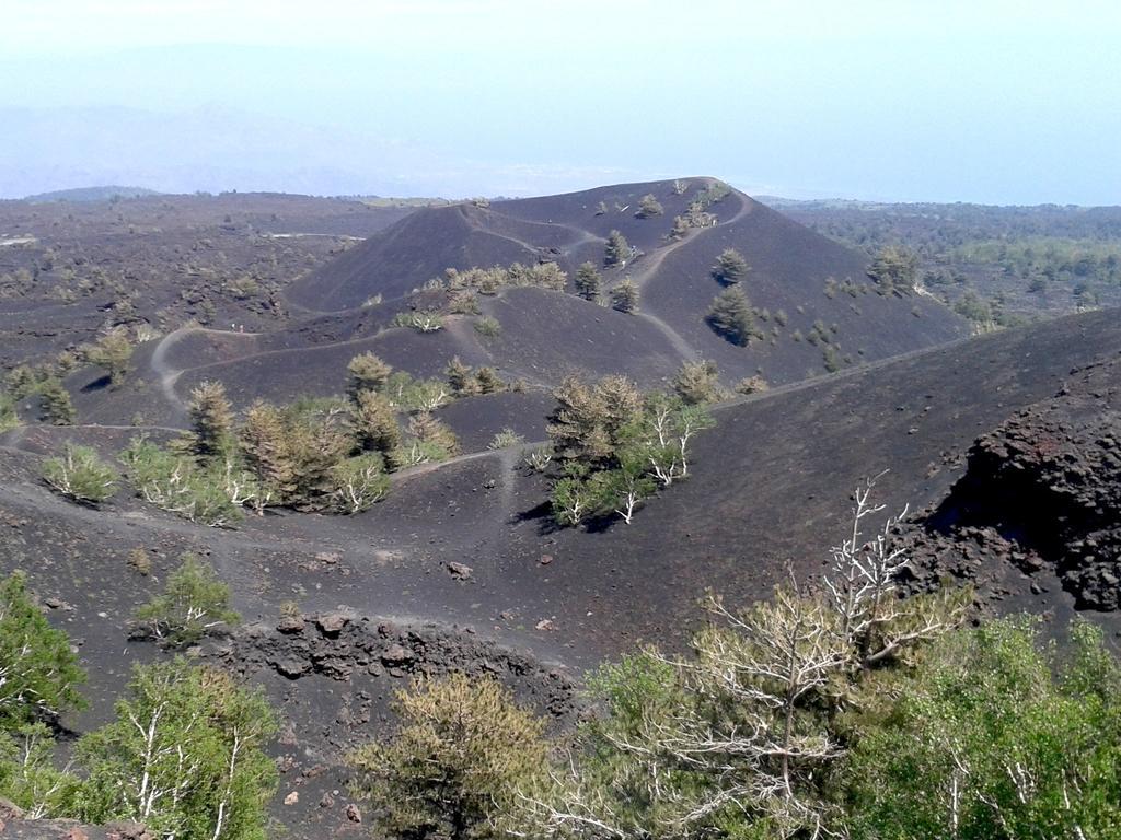 Etna Quota Mille Boutique Hotel, Typical Sicilian Food & Wine รานดัซโซ ภายนอก รูปภาพ