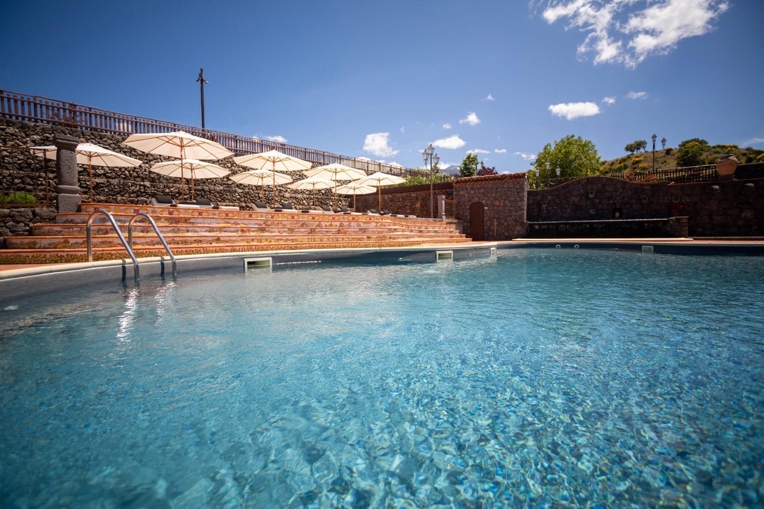 Etna Quota Mille Boutique Hotel, Typical Sicilian Food & Wine รานดัซโซ ภายนอก รูปภาพ