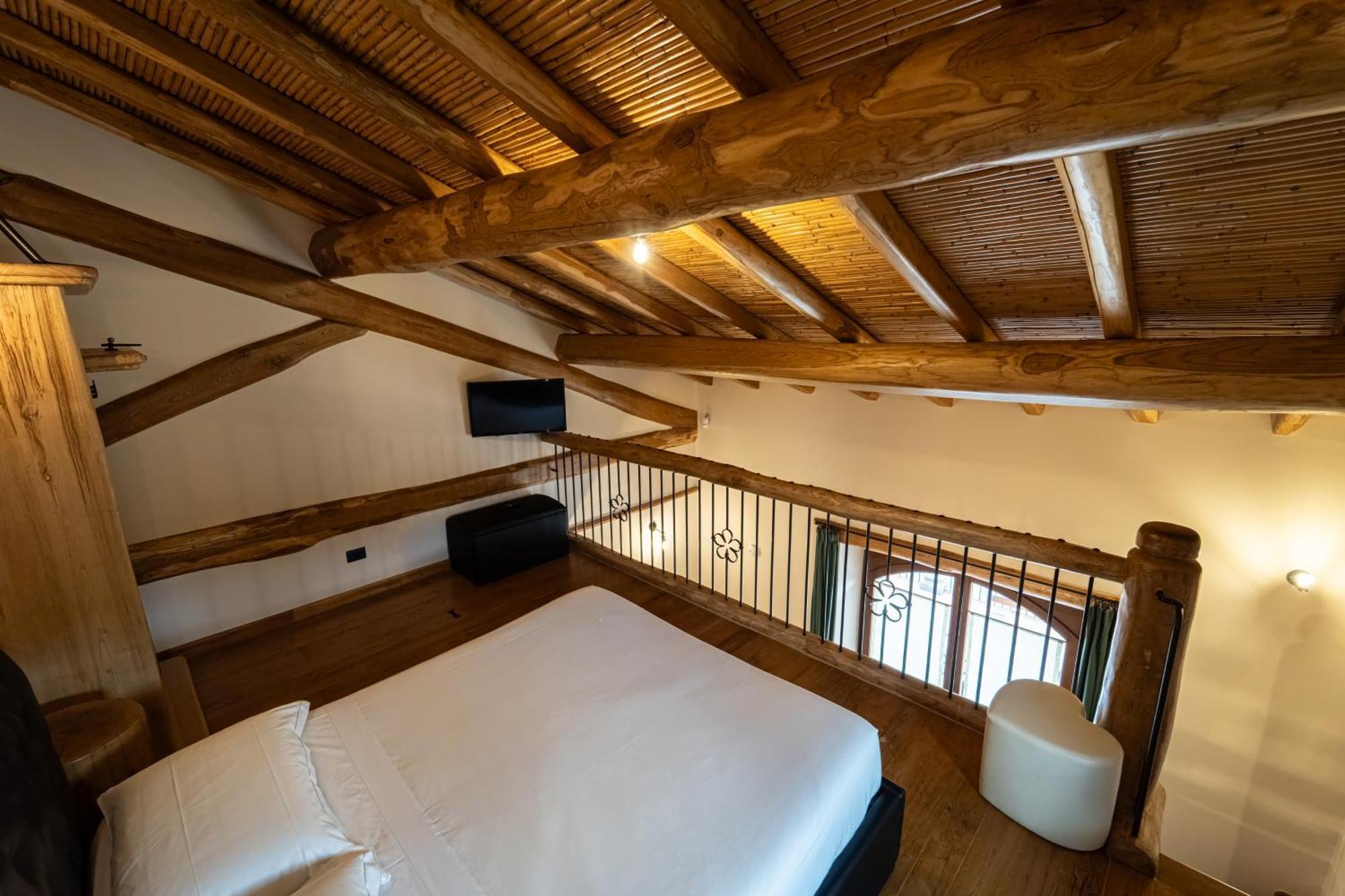 Etna Quota Mille Boutique Hotel, Typical Sicilian Food & Wine รานดัซโซ ภายนอก รูปภาพ